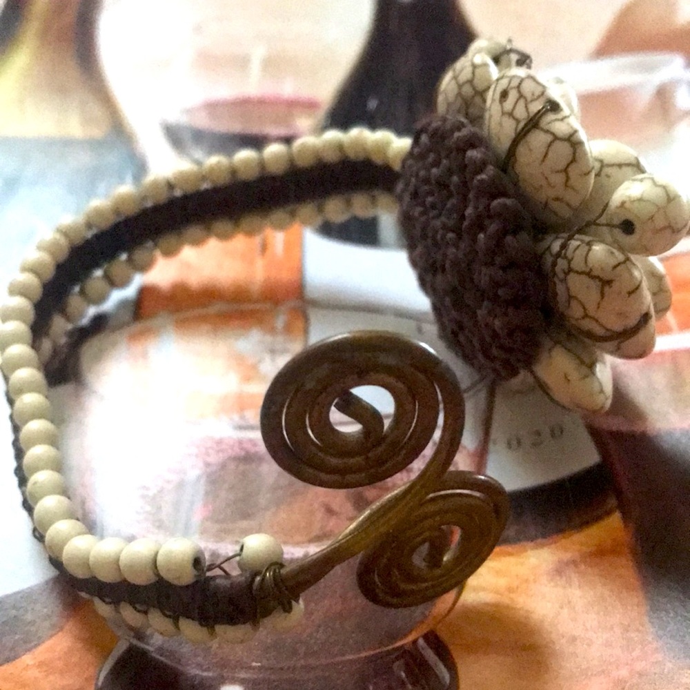 Hand Made Bracelet - Picture 2 of 4